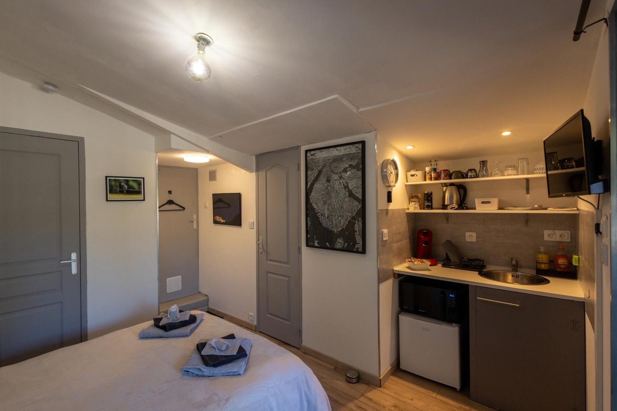 Studio Dans Le Luberon Céreste Esterno foto