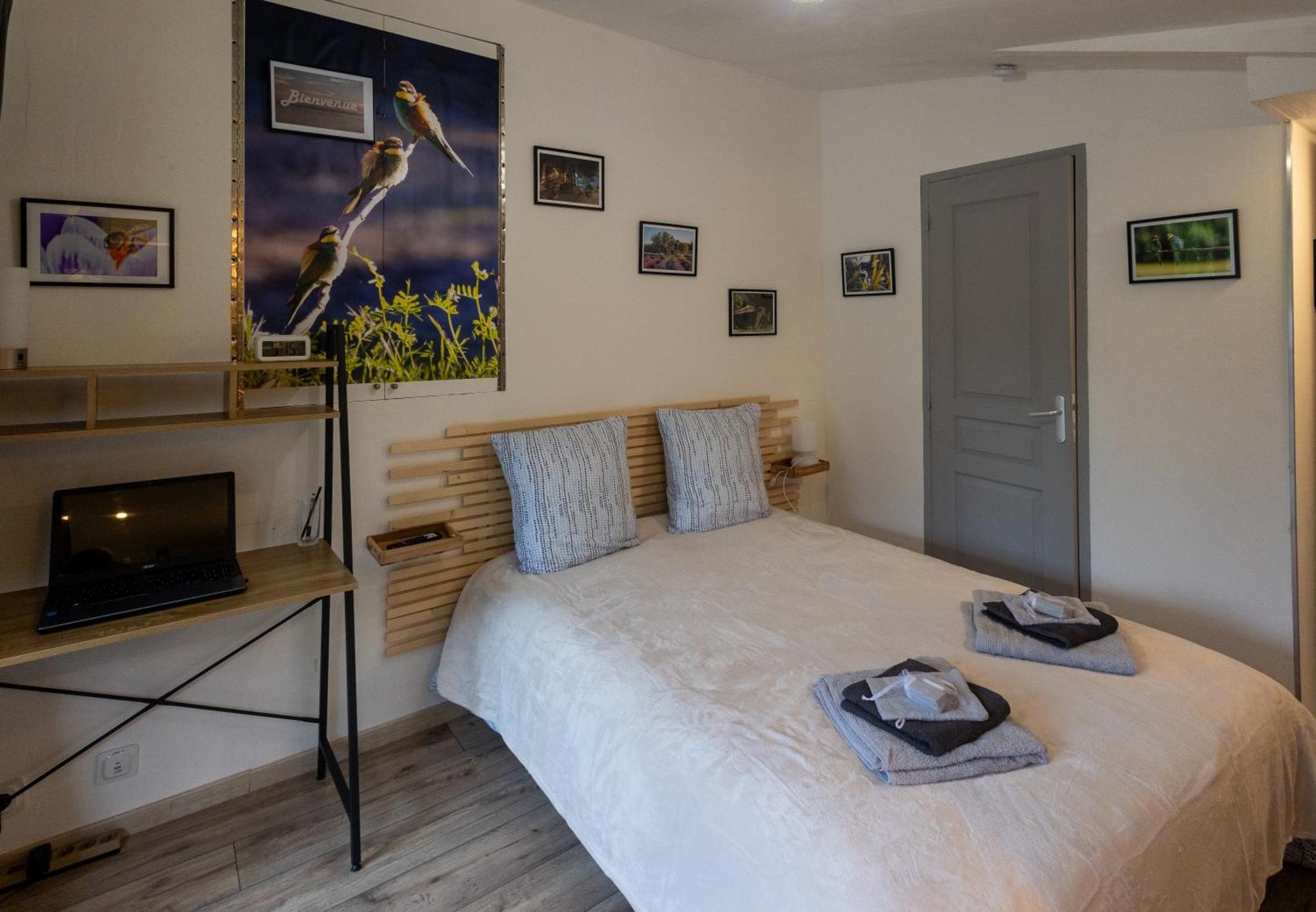 Studio Dans Le Luberon Céreste Esterno foto