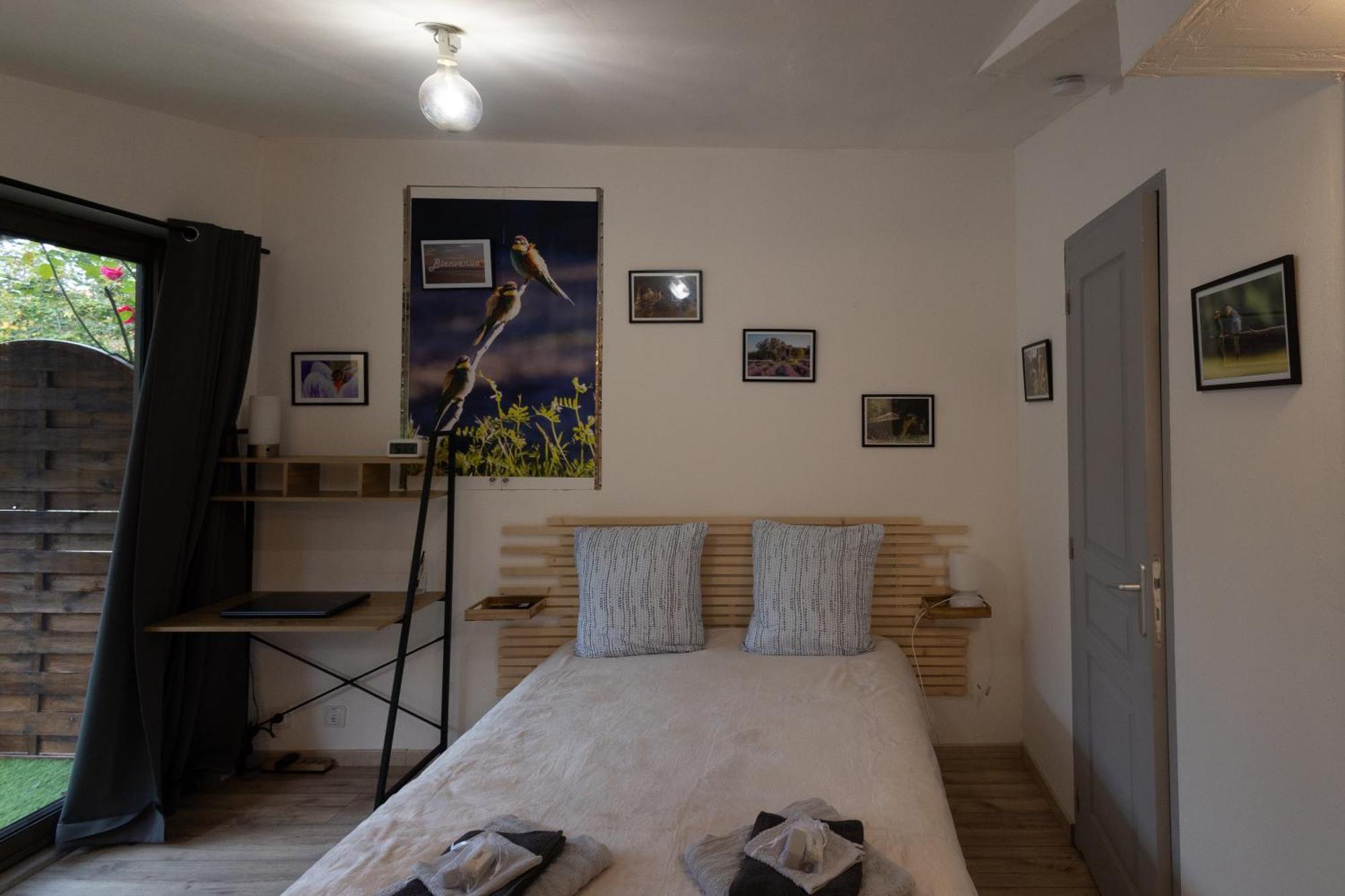 Studio Dans Le Luberon Céreste Esterno foto